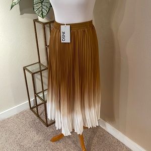 JNSQ Spring Pleated Skirt Size 4